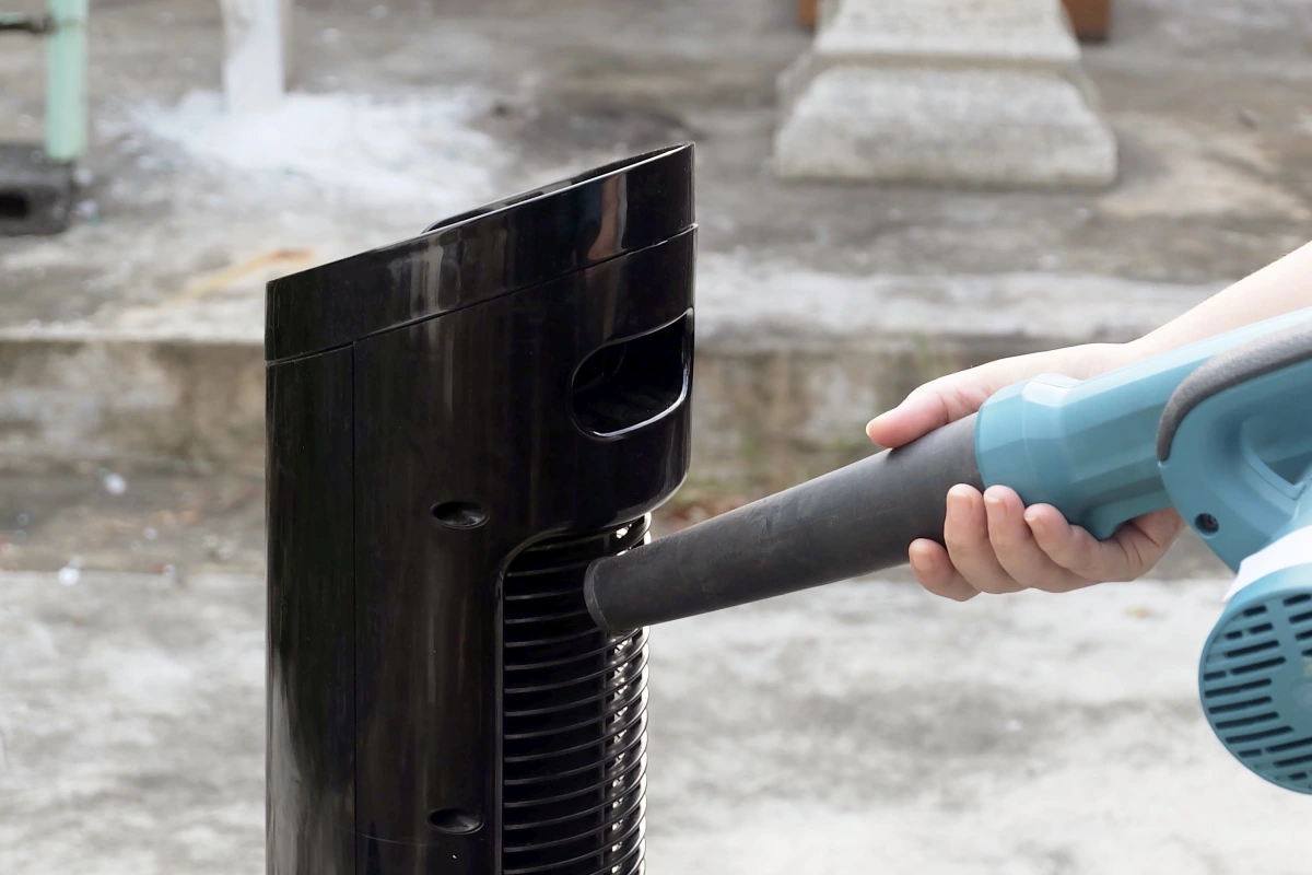 comment nettoyer un ventilateur sans l ouvrir aspirateur brosse douce main exterieur sol beton