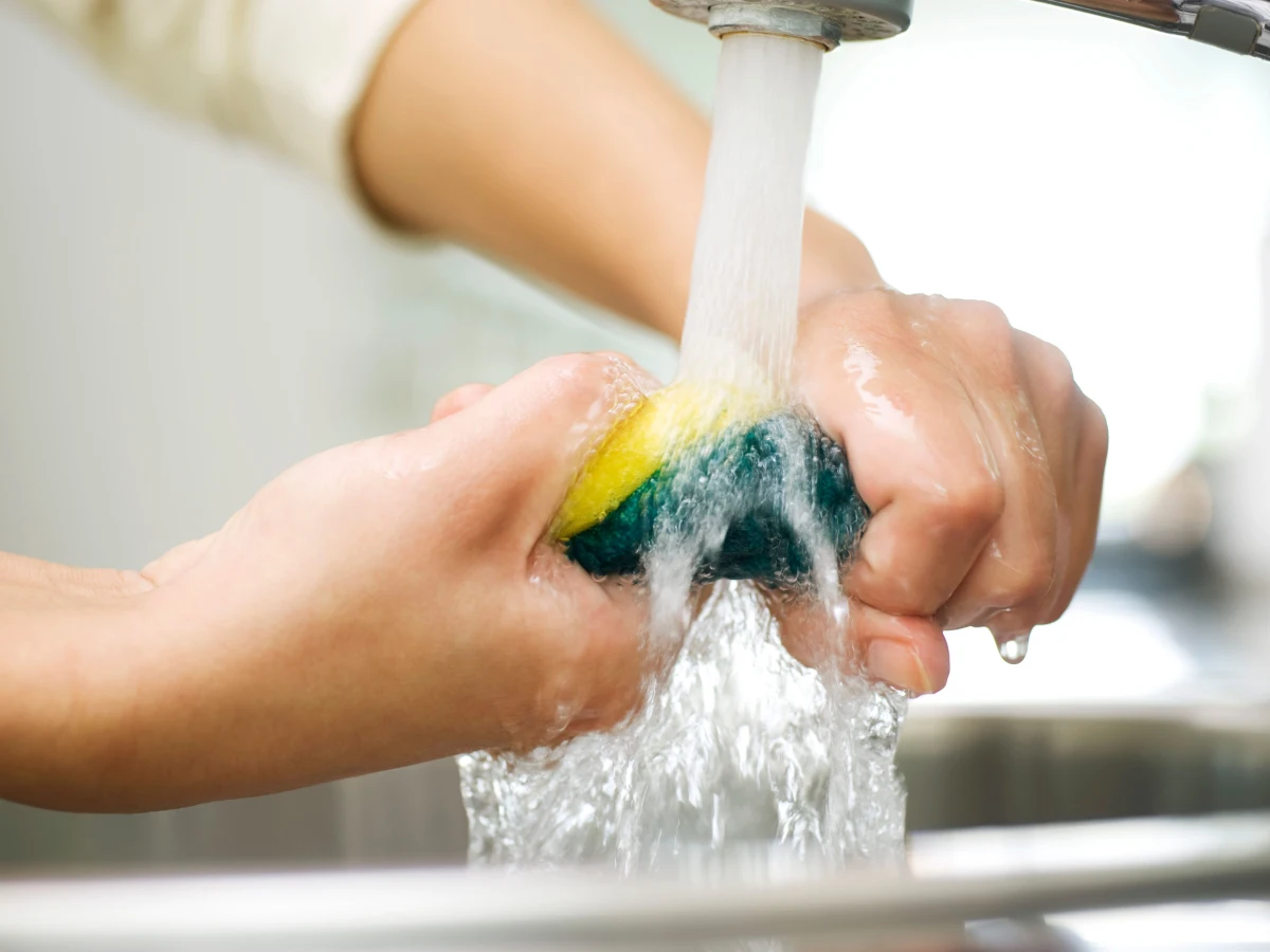 comment nettoyer une eponge qui sent mauvais robinet