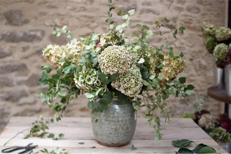 faire sécher des hortensias dans un vase arrangement composition florale diy