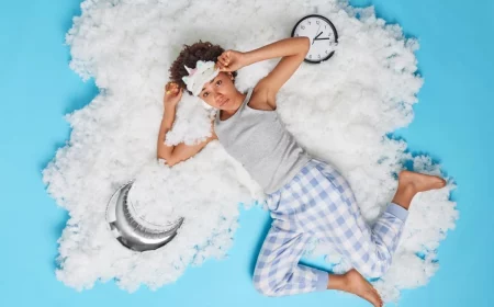 femme troubles sommeil nuage coton horloge lune argent pyjama comment refroidir son corps