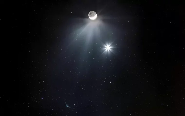 la lune et l etoile du berger sur fond du ciel etoile