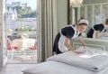 Mettre une housse de couette tout.e seul.e, sans se fatiguer : astuces des femmes de chambre