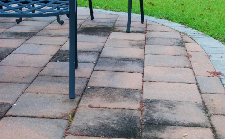 meubles de jardin fer forge gazon comment nettoyer des dalles de jardin noircies