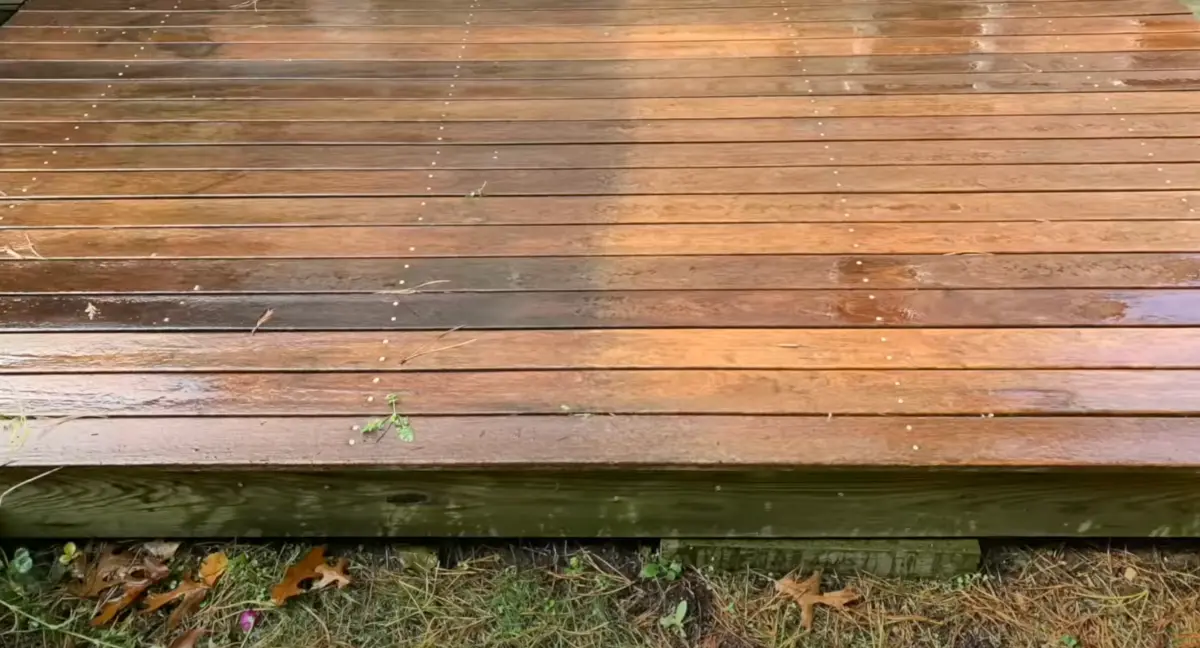 nettoyage surface mouillee eau solution taches feuilles sur bois
