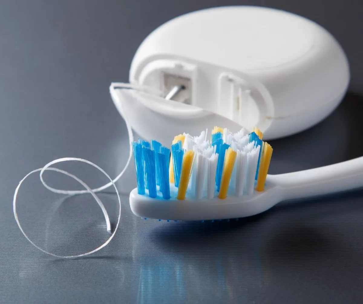 obstruction de canalisation ne pas jeter le fil dentaire dans les toilettes
