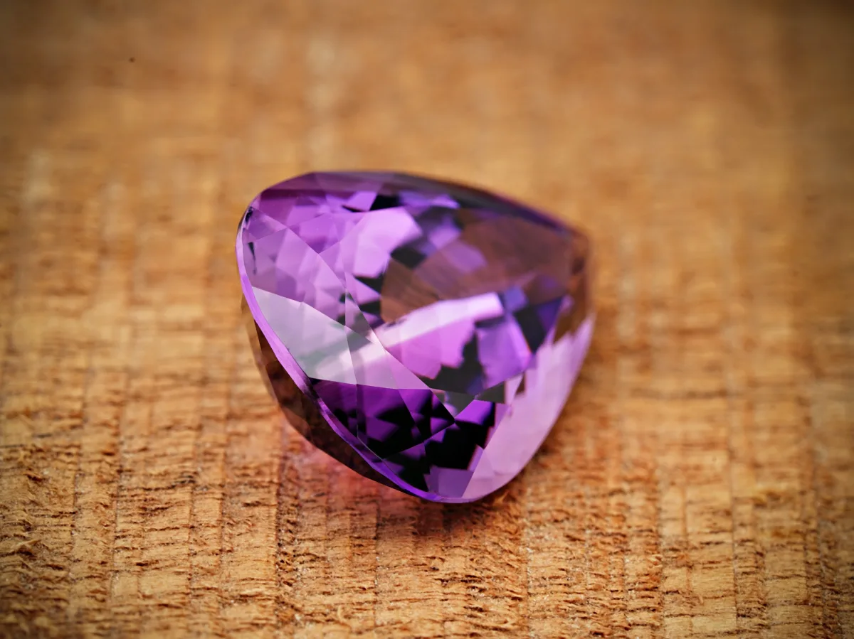 pierre de naissance fevrier l amethyste pierre semi precieuse violet
