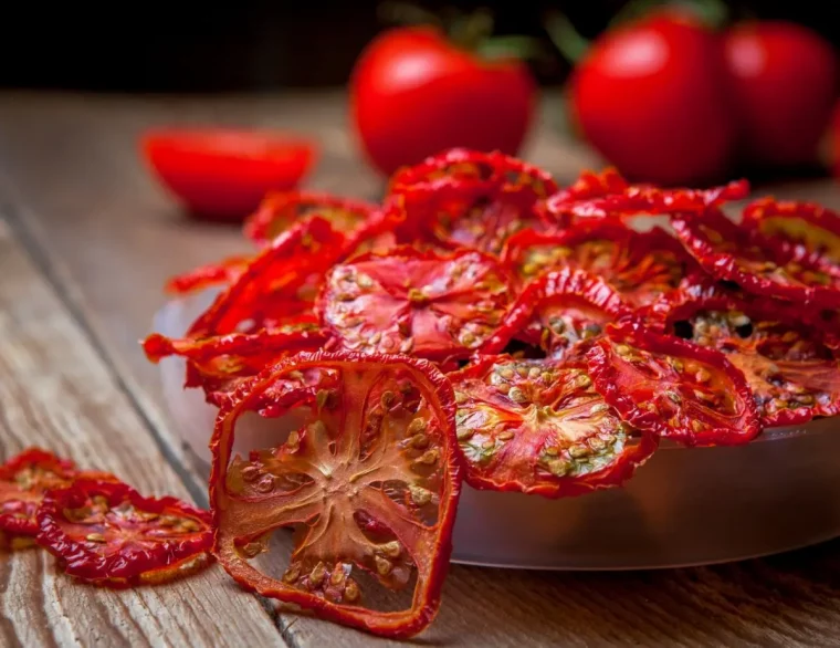 recette tomates sechees rondelles surface bois legums fruits conservation