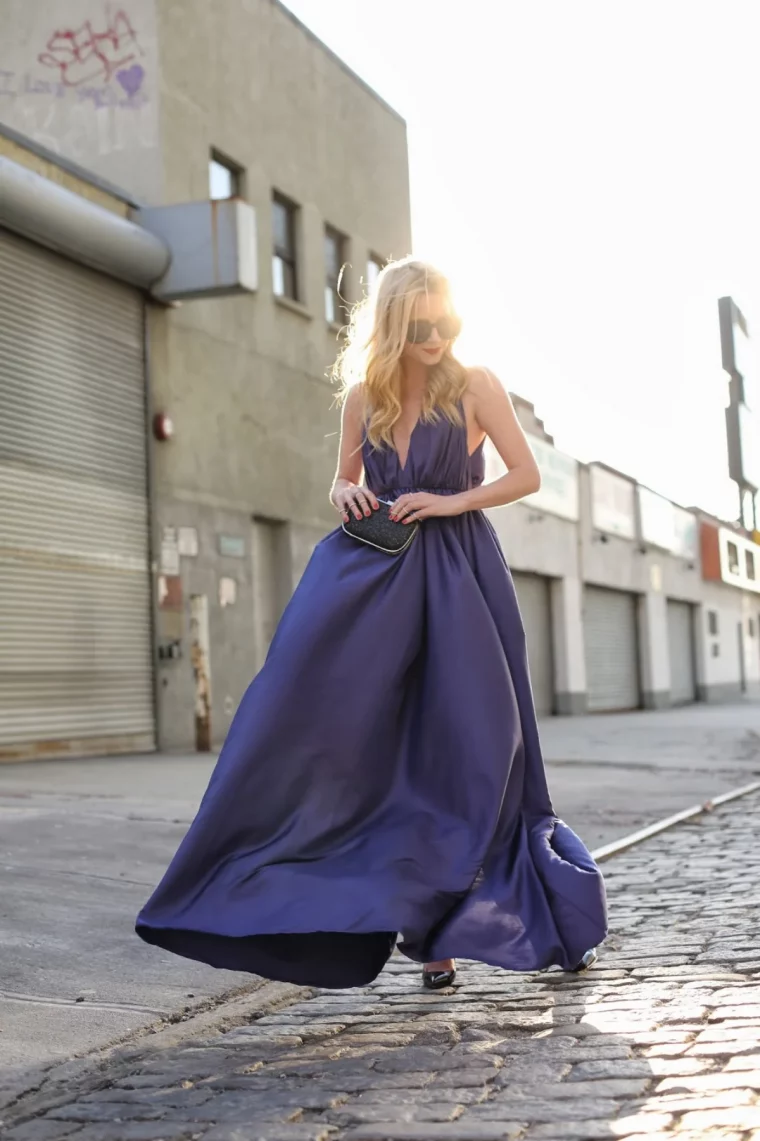 robe maxi en bleu marine tenue chic et elegante