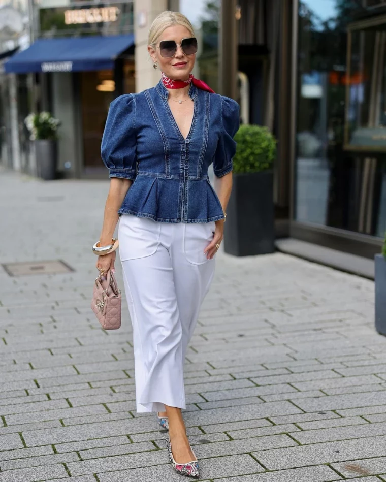 tenue chic et elegante jean blanc femme 60 ans ballerines