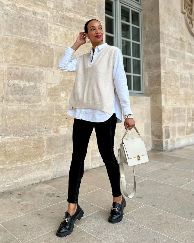 tenue femme 50 ans avec mocassins a platforme pull blanc