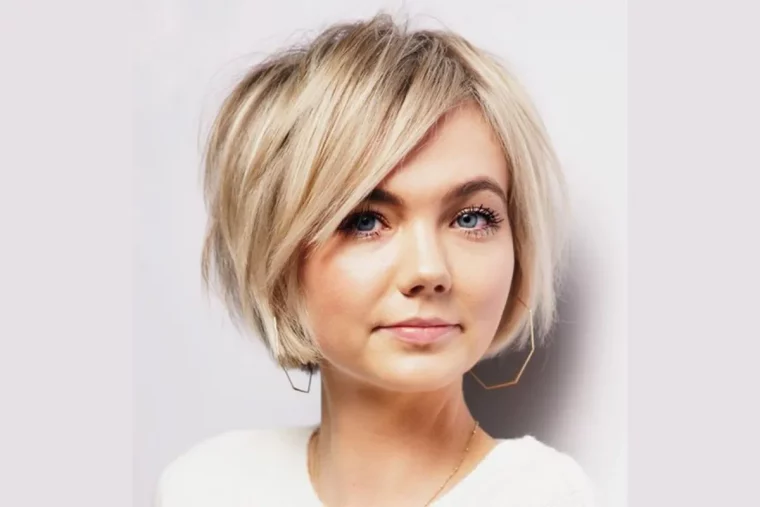 8 coupes de cheveux quand on a un visage rond et un double menton bob