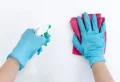 Comment nettoyer un mur blanc sans laisser des traces