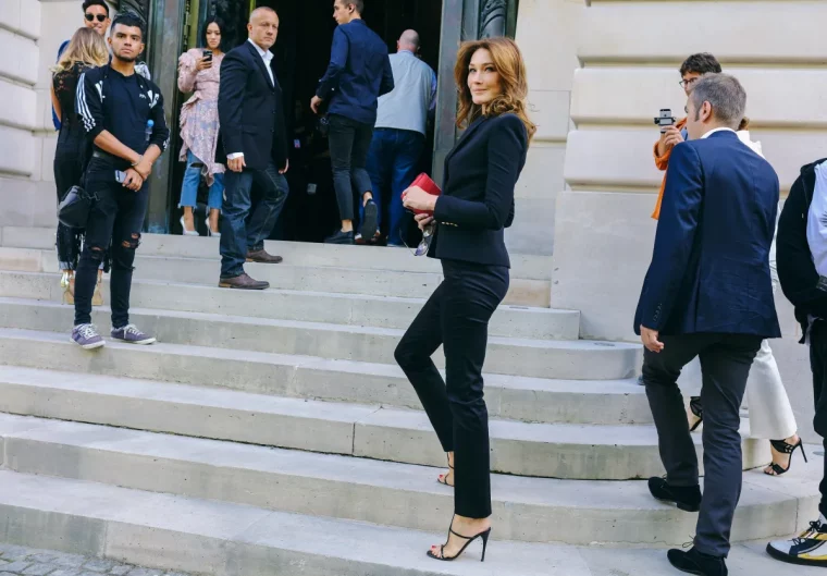 comment avoir la silhouette svelte de carla bruni