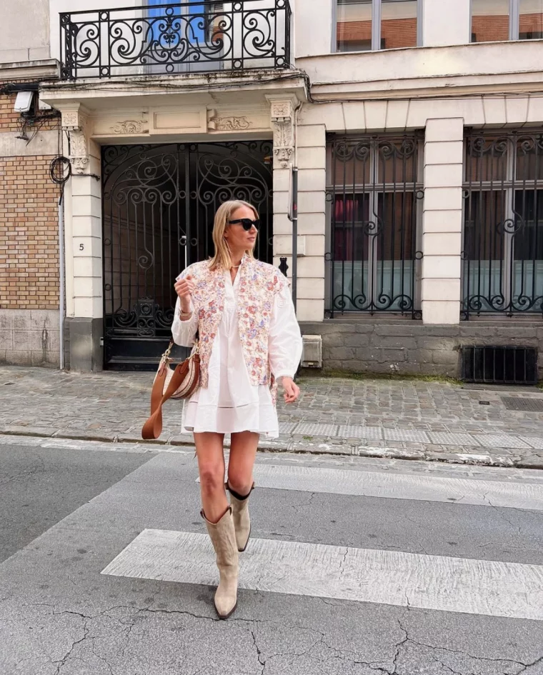 comment porter des santiages robe claire chaussures blanches rue