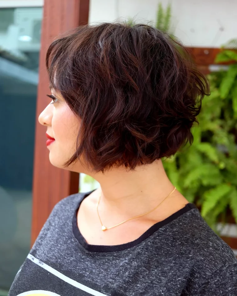 coupe de chevuex tendance pour harmoniser les traits du visage