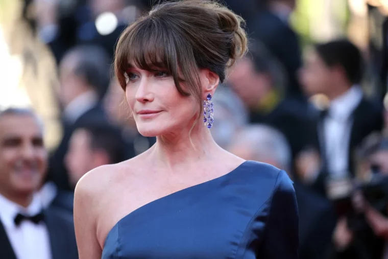 les meilleurs looks de carla bruni pendant les annee