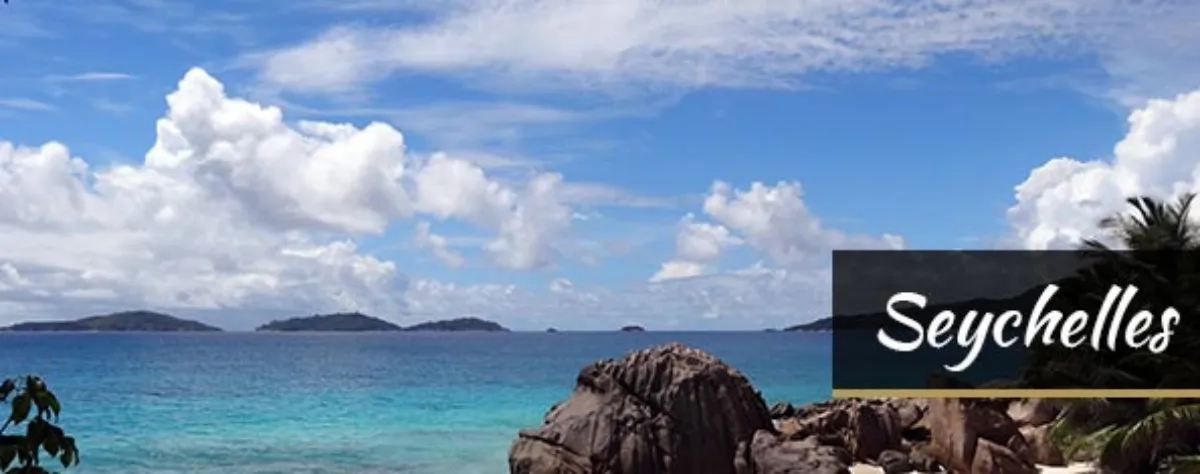 Les Seychelles ressemblent à un paysage de vacances de carte postale