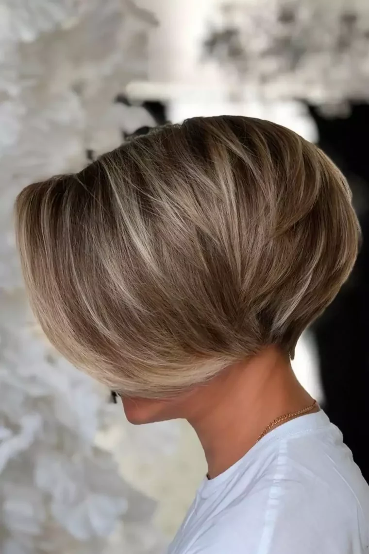 pixie bob coupe de cheveux pour femmes de 50 ans