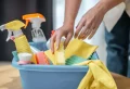 Comment nettoyer sa maison en 15 minutes par jour ? Planning hebdomadaire et conseils utiles