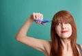Relooking coiffure spécial femme de 50 ans : 4 idées pour en paraître 10 de moins