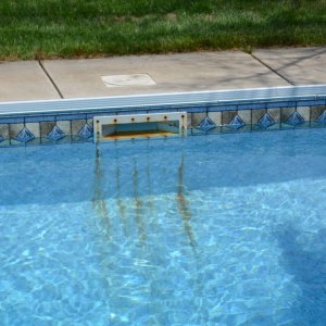 Taches de rouille : 5 astuces géniales pour les retirer du liner de la piscine