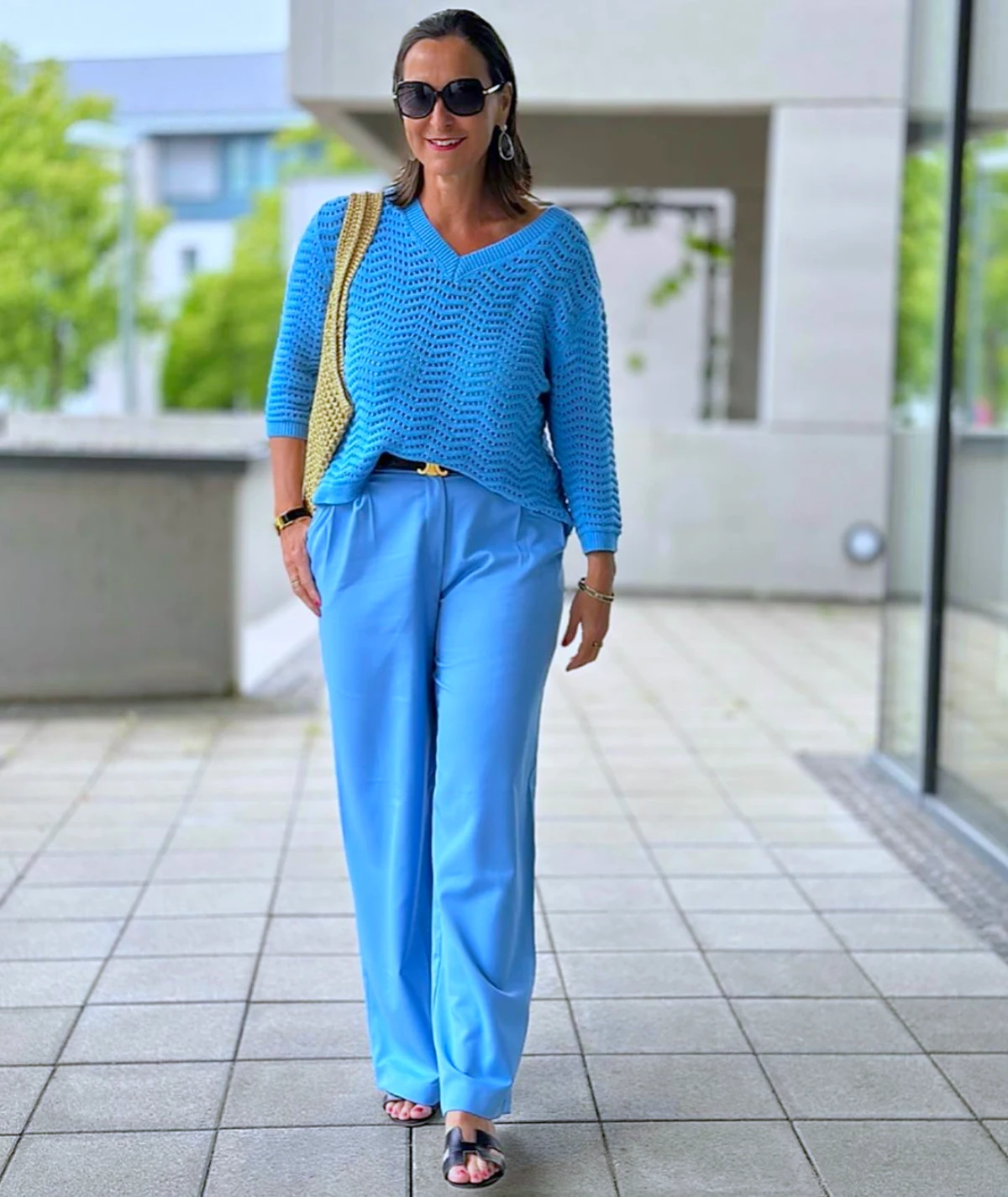 tenue femme pantalon bleu ventre menopause