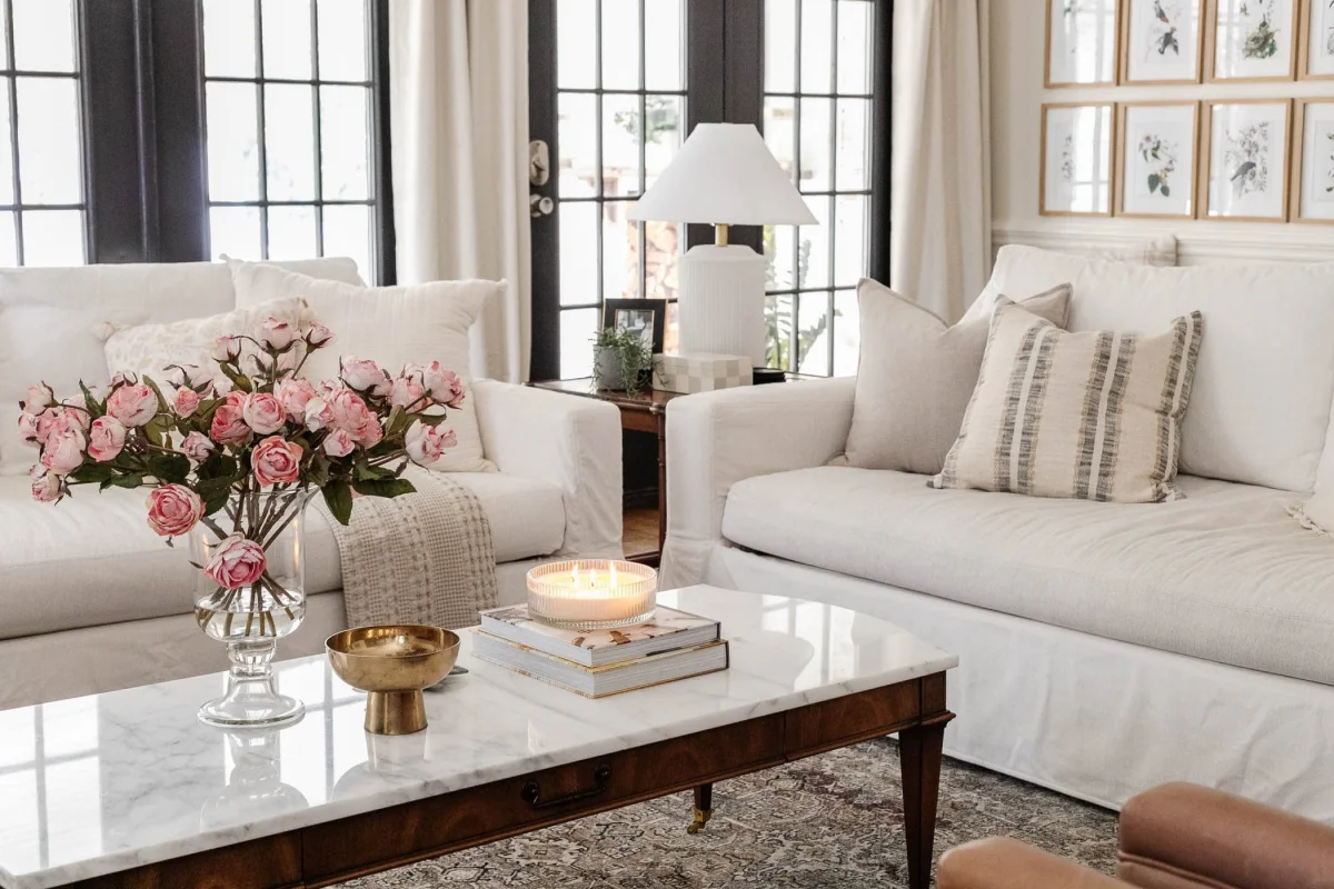 ajouter du marbre dans le salon pour ajouter une touche de luxe donner un air luxueux à son salon