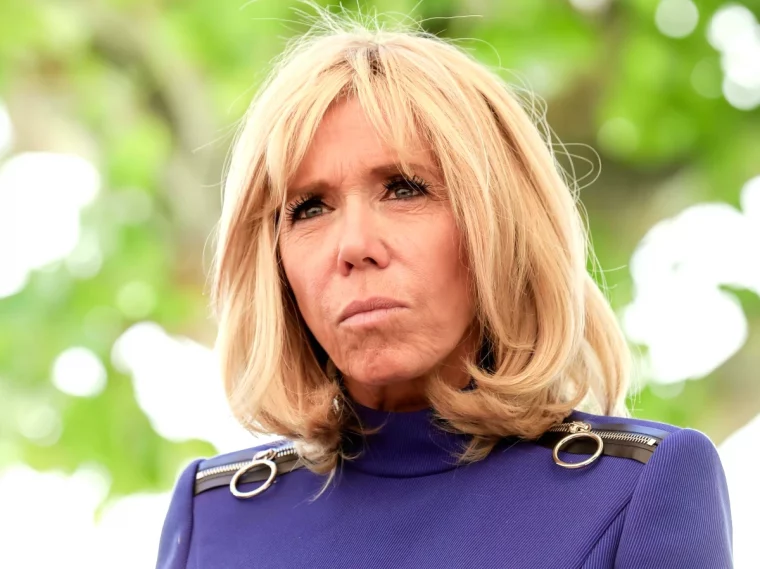 brigitte macron astuce coiffure broshing