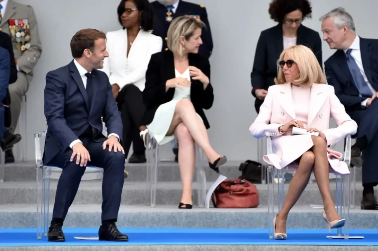 brigitte macron cheveux gris fete nationale