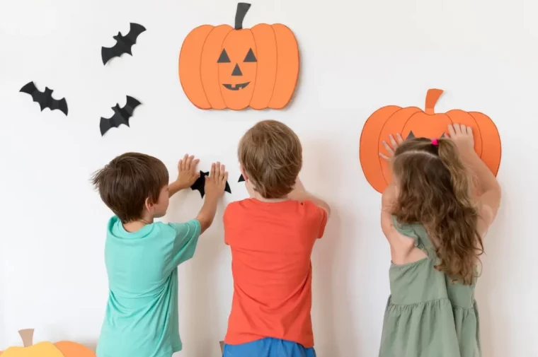 citrouille en carton orange enfants activite manuelle halloween chauves souris