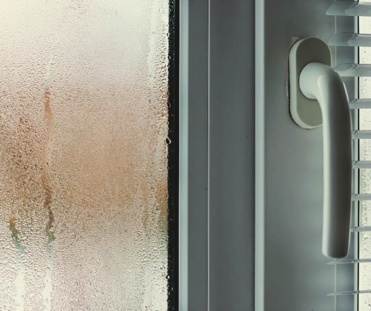 condensation sur fenetre astuces de grand mere pour eliminer la buee sur les vitres