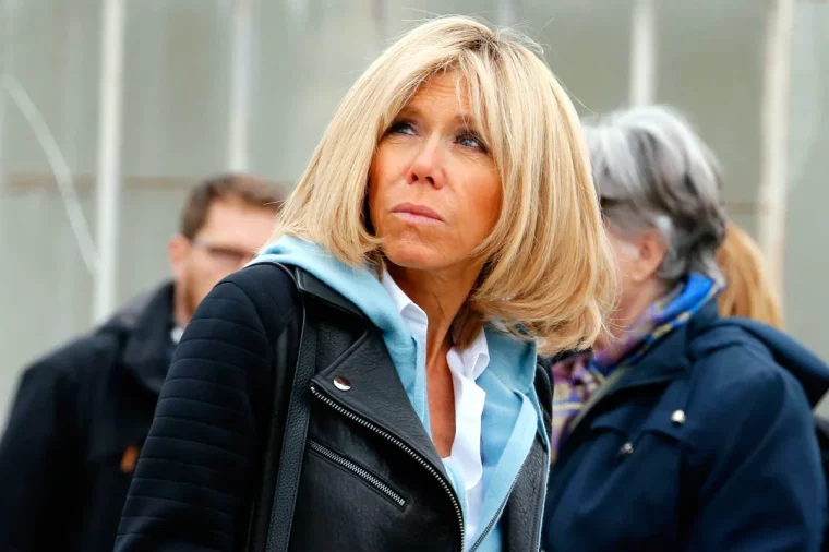 est ce que brigitte macron porte une perruque