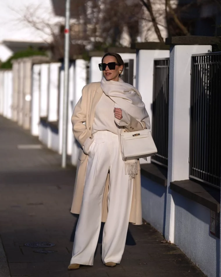 old money style femme 50 ans total look blanc