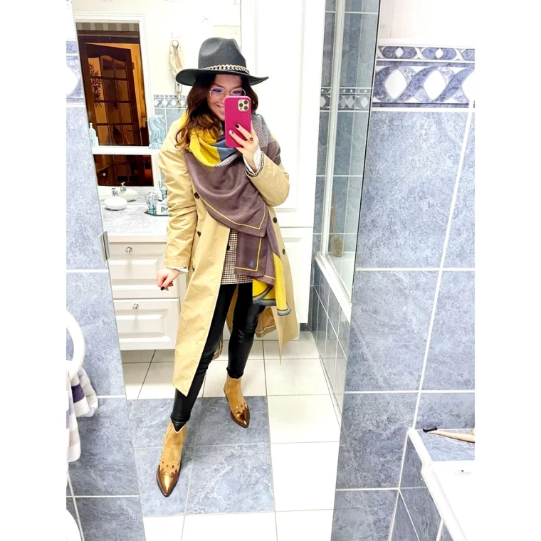 avec quoi porter un legging en curi trench bottines marron chapeau