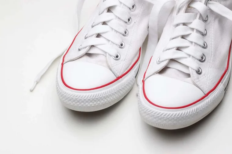 comment faire pour que les converses soient toujours blanches