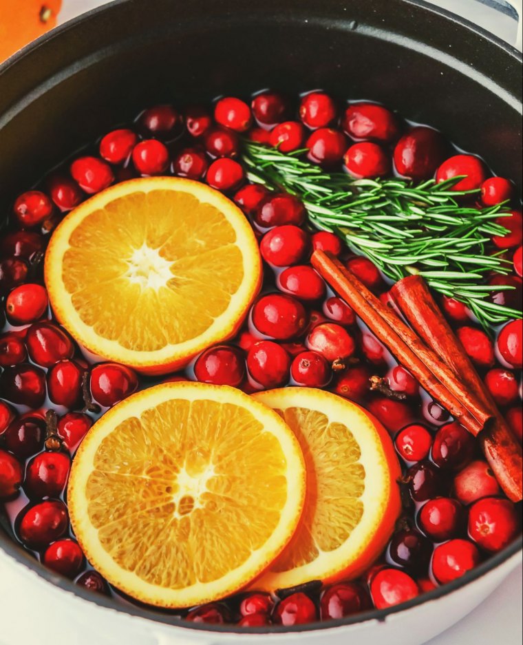 comment faire un pot pourri maison avec canneberges oranges romarin