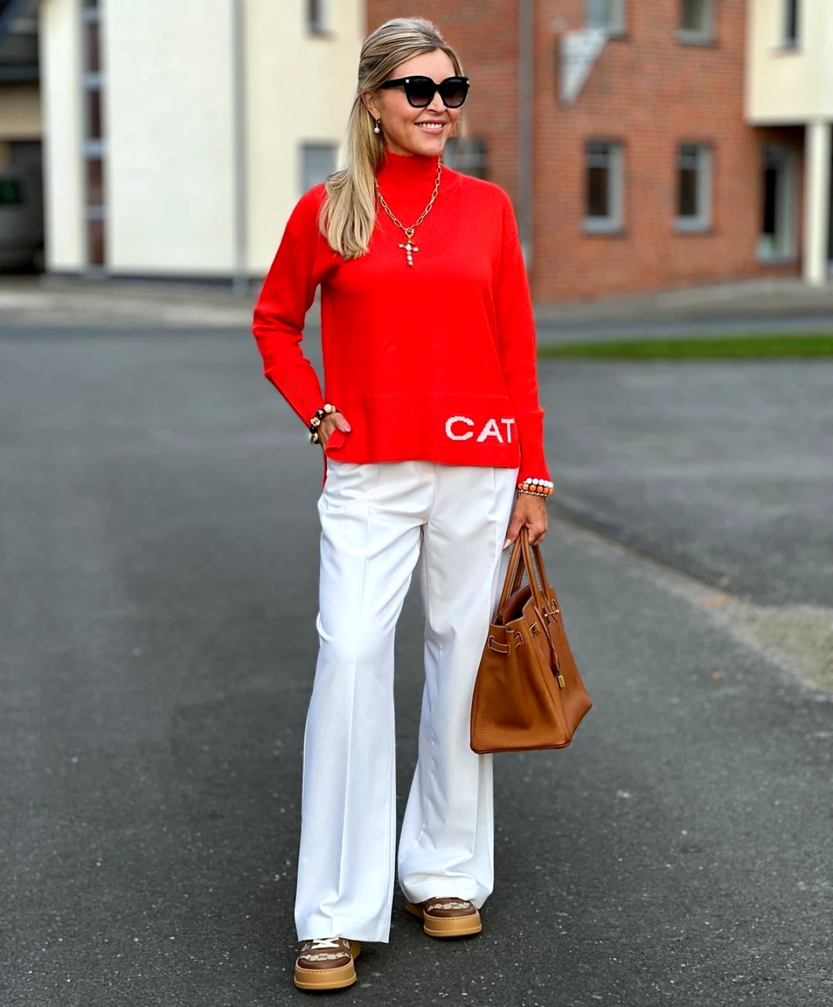 comment porter un pull rouge apres 50 ans mode femme tendance