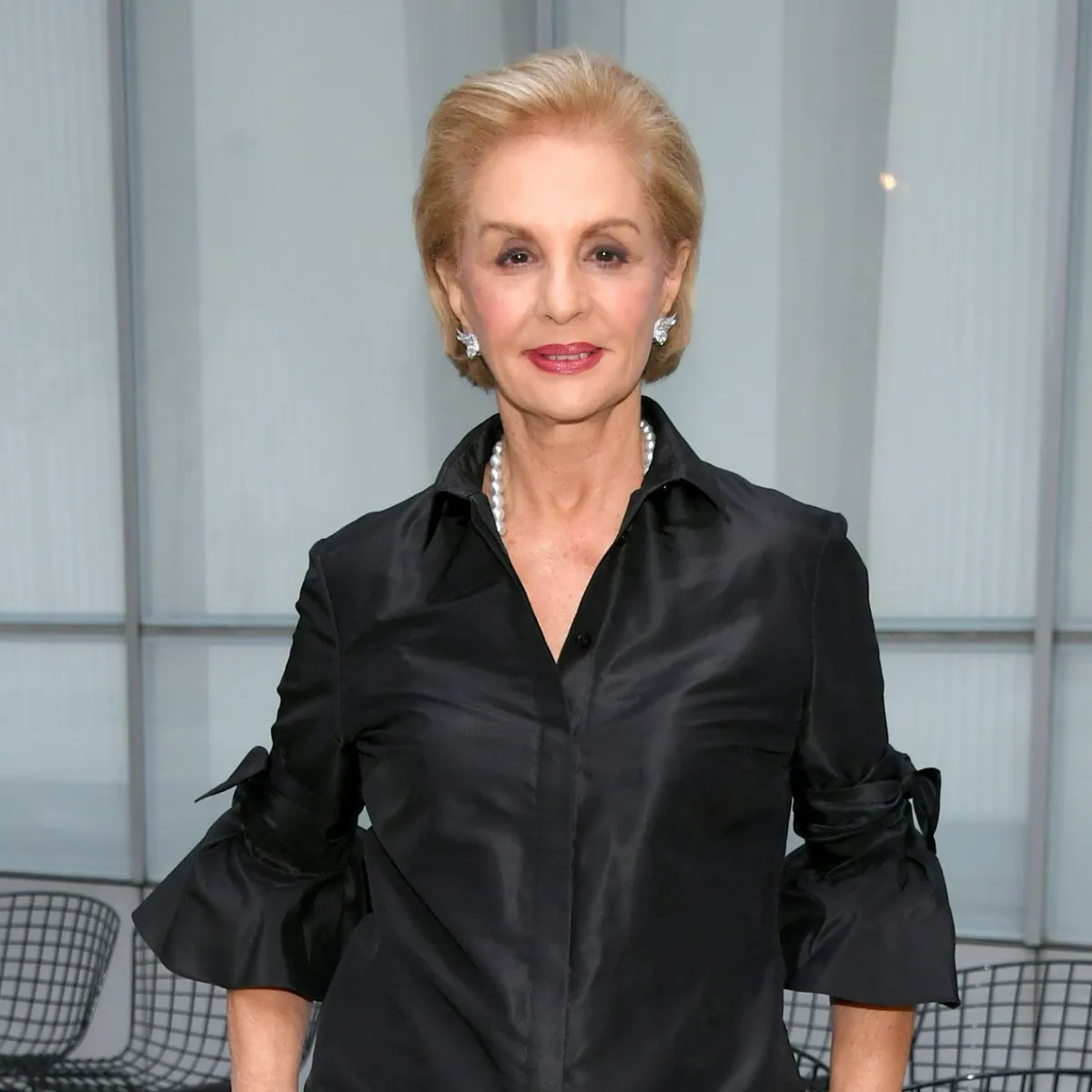 comment vieillir avec classe selon la styliste carolina herrera