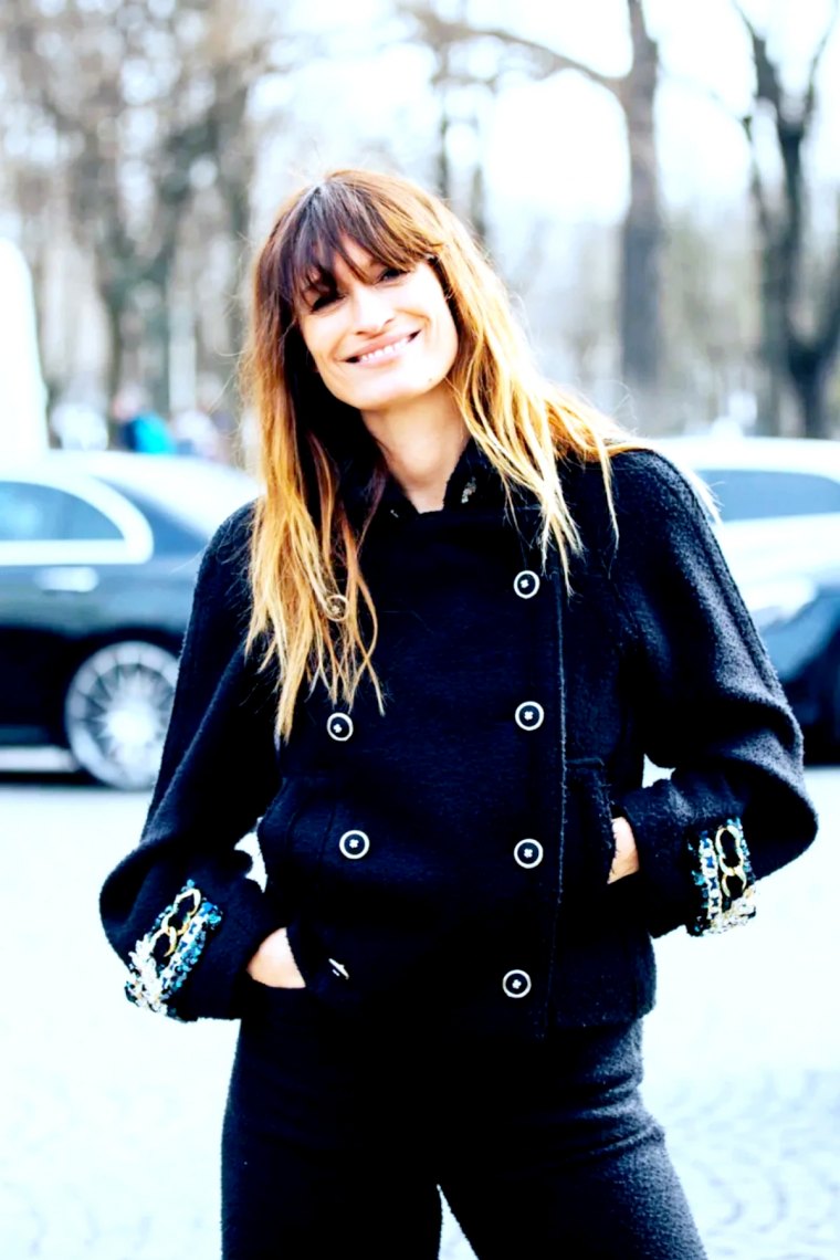 le manteau court super tendance noir caroline de maigret