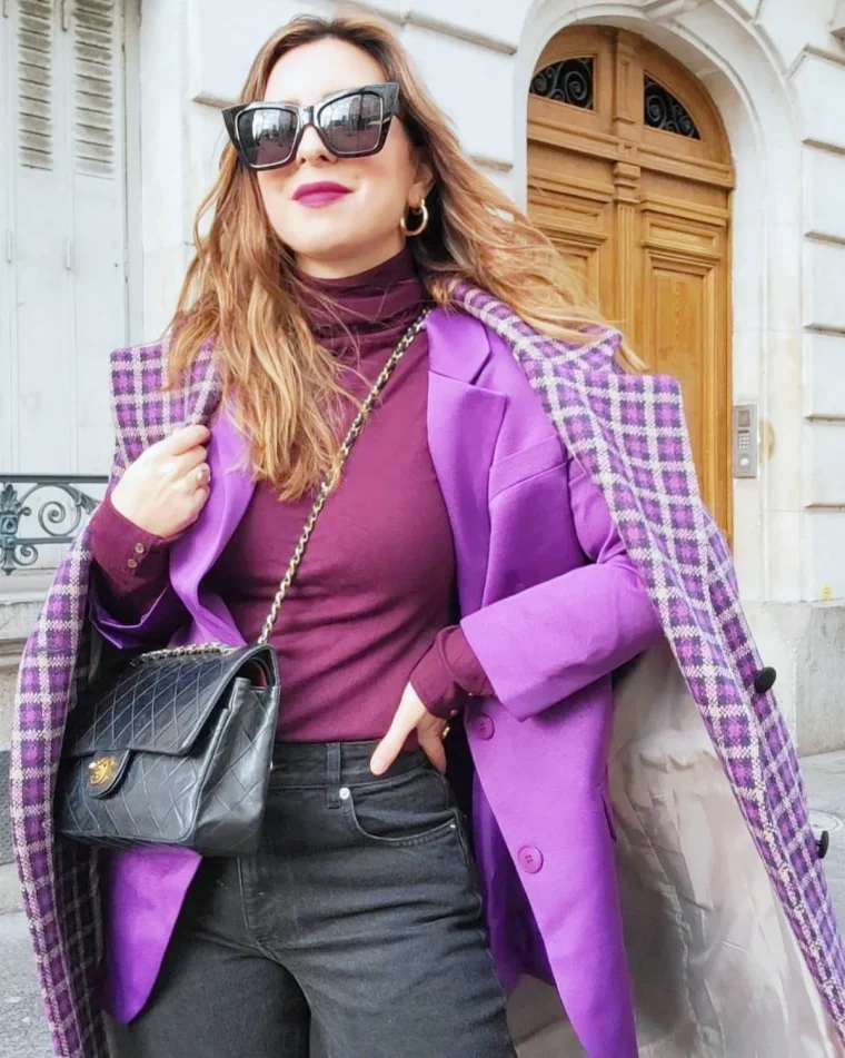 quelle couleur en hiver pour donner bonne mine pull bordeau veste violette