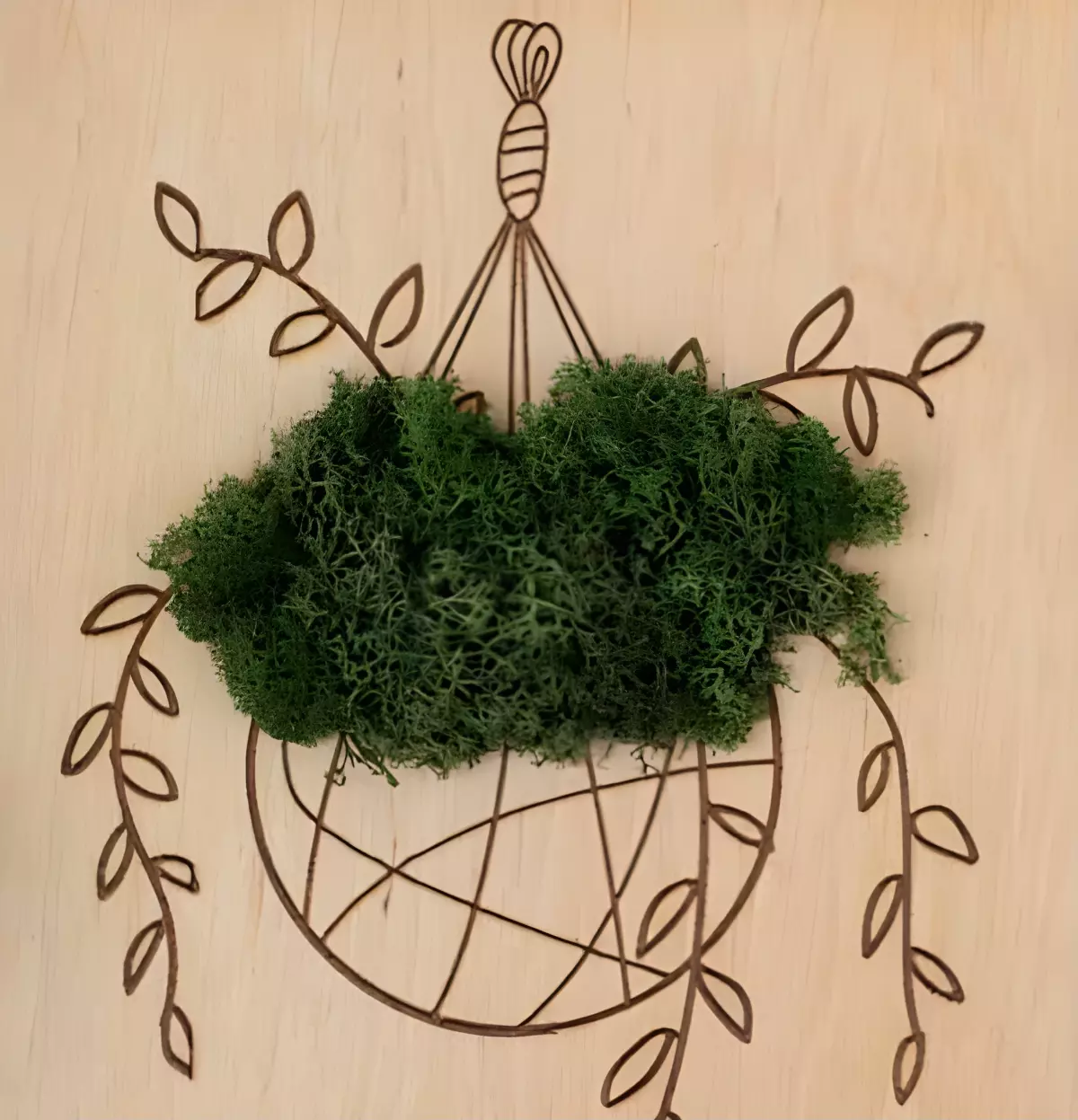 base du tableau en bois avec une gravure de plante suspendue avec du remplissage en mousse irlandaise verte