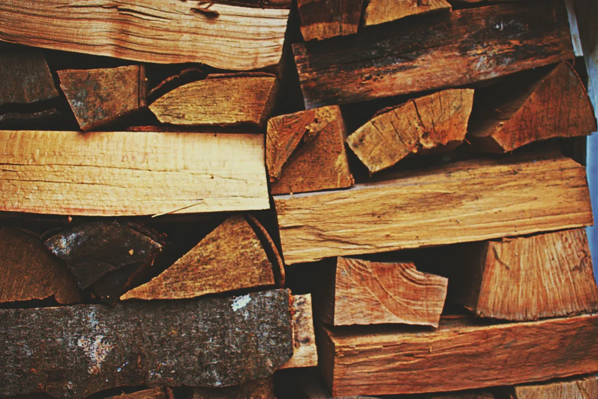 comment stocker le bois du chauffage pour le faire sécher vite