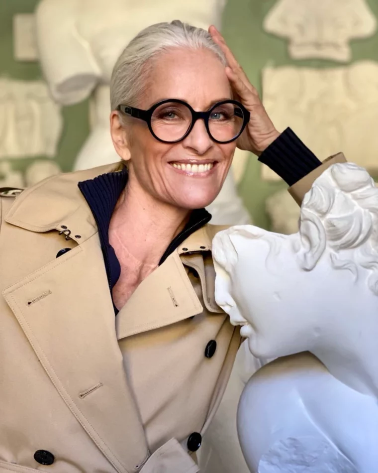 coupe de cheveux femme 60 ans avec lunettes 2024