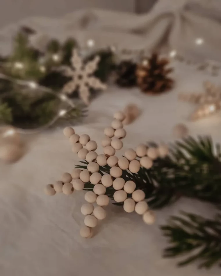 diy ornement de sapin etoiles en perles de bois branches de sapin