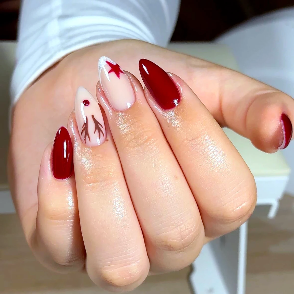 idee de manicure pour noel en rouge