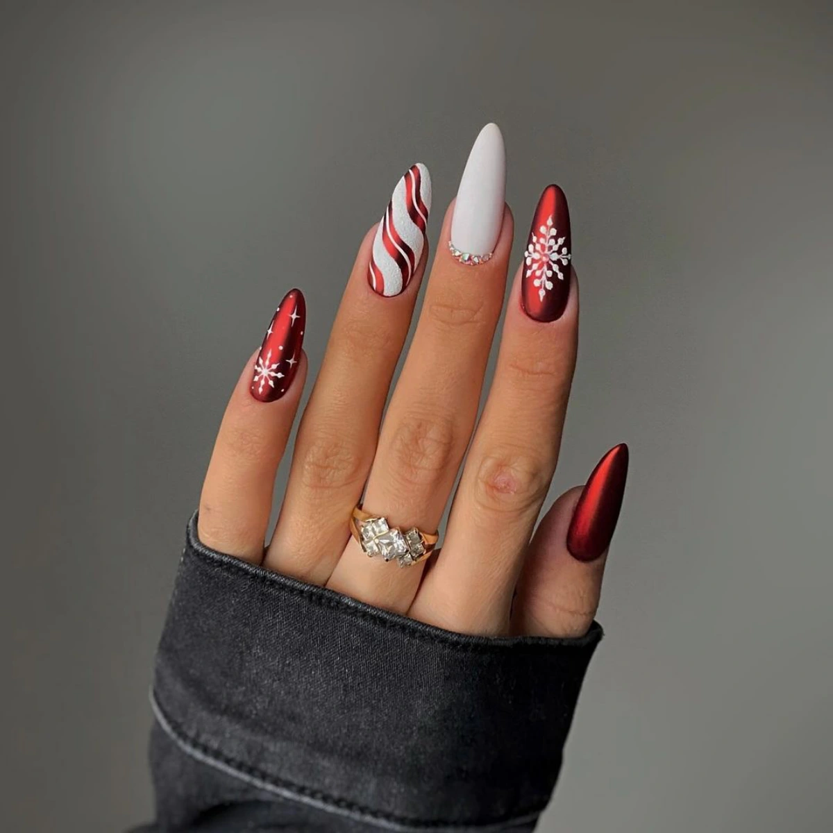 nail art chic et glamour manucure ongles en rouge et blanc sucre d orge