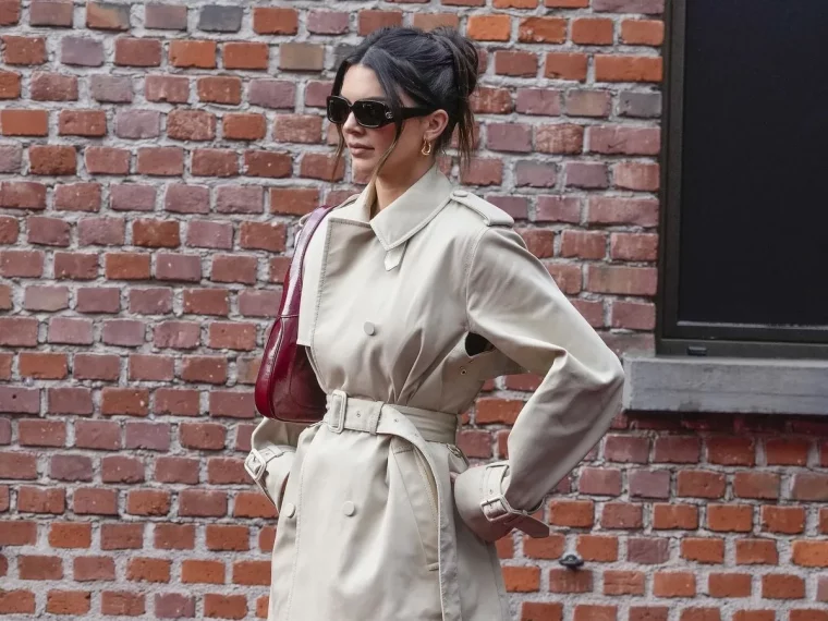 quel sac porter avec un trench beige ceinture