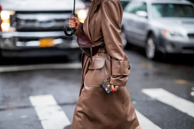 veste en cuir oversize et longue marron