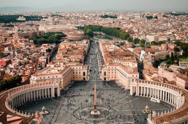 batiments italie vatican palais edifice place rue personnes