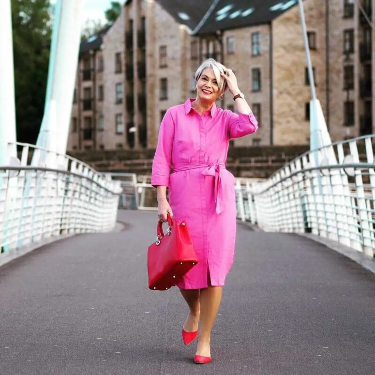 comment s'habiller à 60 ans femme en robe rose